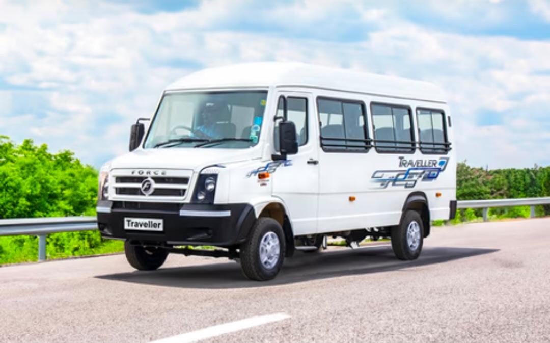 Tempo Traveller booking in Porbandar â€“ 9/17/26 seater AC for group travel